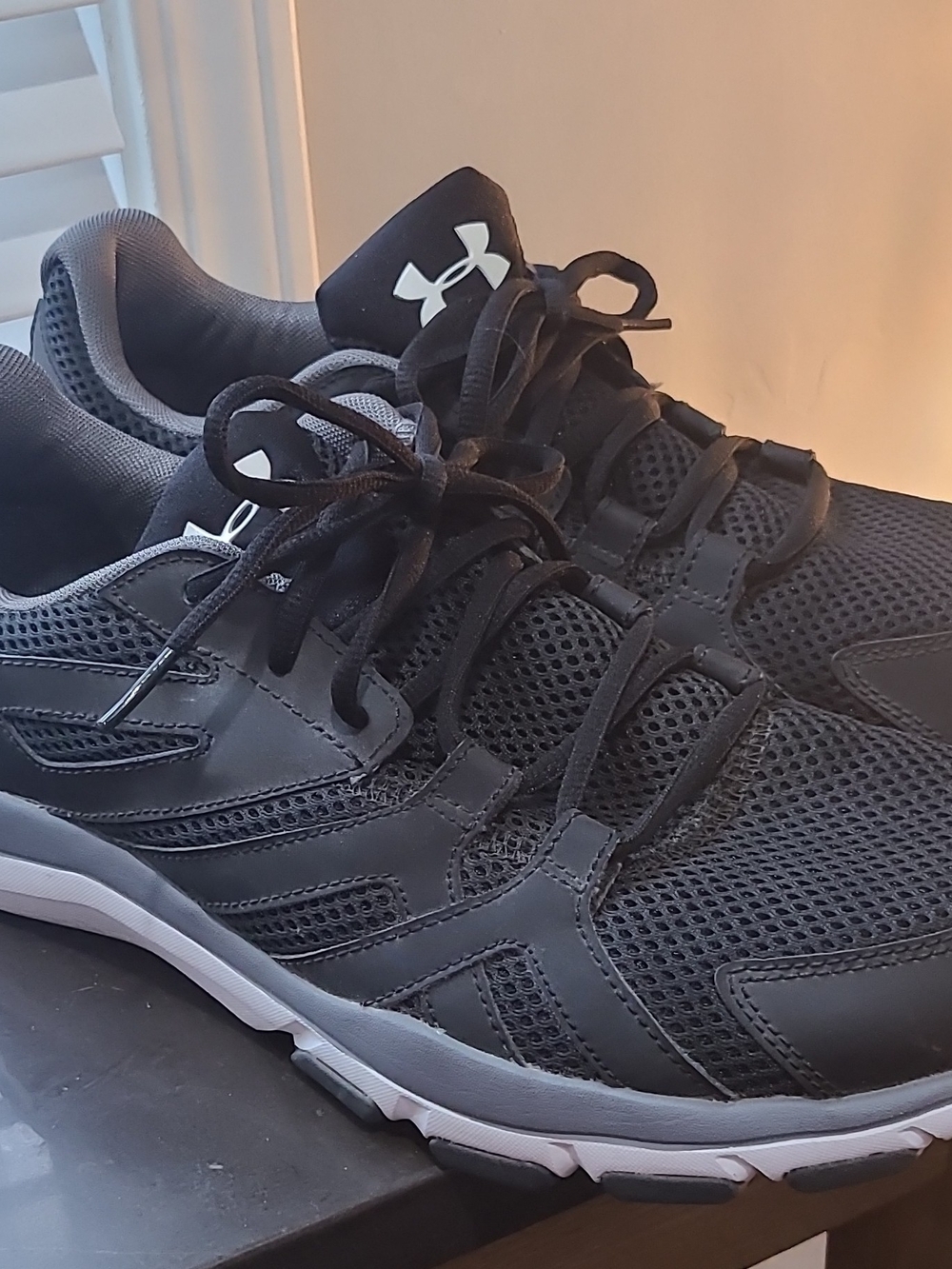 Under Armour Men's Sz 12Micro G Strive Sneakers Black/Gray/White 1274408-001